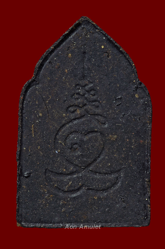 พระปิดตา 5 เหลี่ยมเนื้อว่านดำ รุ่น ที่ระลึกหล่อรูปเหมือน หลวงปู่บัว ถามโก วัดศรีบุรพาราม พศ.2541