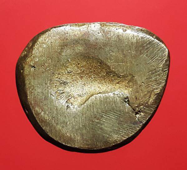 รูปหล่อหลวงพ่อเงิน วัดบางคลาน เนื้อทองเหลืองผสม ผิวองค์พระเป็นริ้วลายมุ้งทั่วองค์พระ 