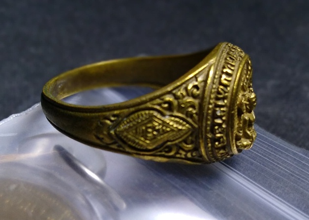 แหวนพระพุทธชินราช เนือทองเหลืองสวยๆๆ