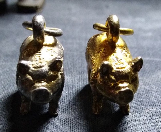 หมูเงิน หมูทอง หลวงพ่อเปิ่นวัดบางพระ สวยๆ หายากมากๆครับ