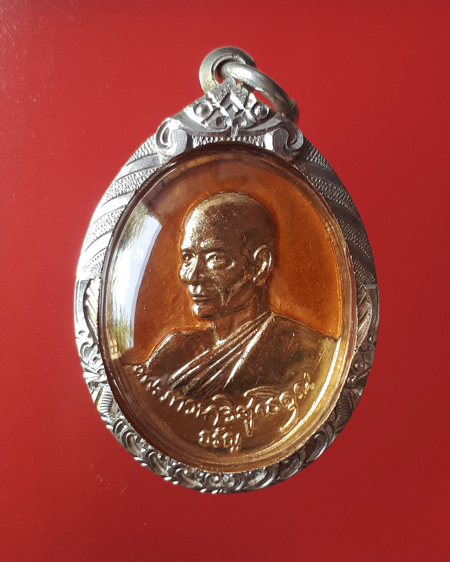 @ เหรียญชุบทองลงยาสีส้ม ปี2534 หลวงพ่อจรัญ วัดอัมพวัน จ.สิงห์บุรี @