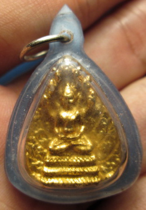 พระนาคปรกเลี่ยมเก่า หลวงปู่ทิมวัดละหารไร่ เคาะเดียว 2