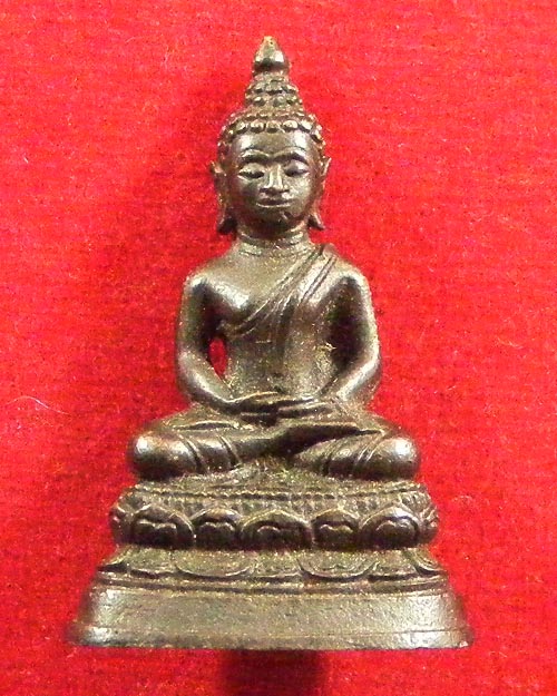 พระพุทธรูปศักดิ์สิทธิ์รุ่น ปฐวีธาตุหลวงปู่คำพันธ์ วัดธาตุมหาชัย