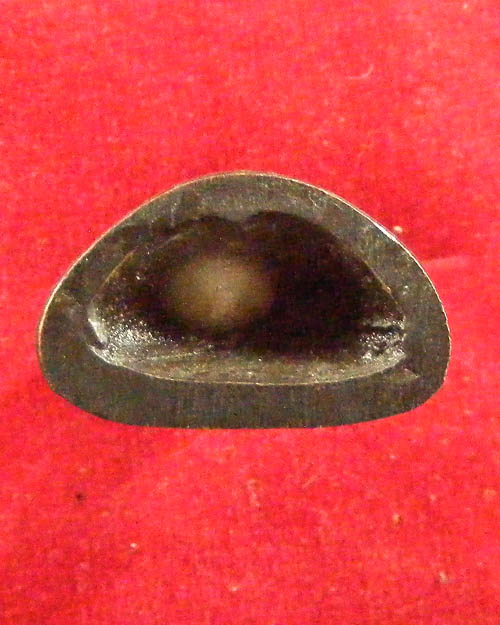 พระพุทธรูปศักดิ์สิทธิ์รุ่น ปฐวีธาตุหลวงปู่คำพันธ์ วัดธาตุมหาชัย