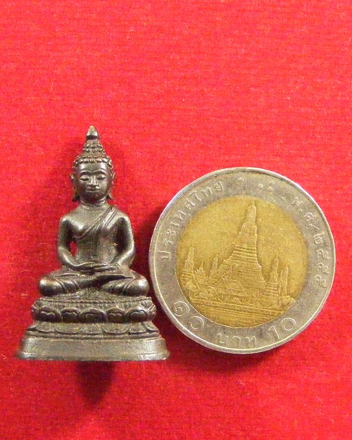 พระพุทธรูปศักดิ์สิทธิ์รุ่น ปฐวีธาตุหลวงปู่คำพันธ์ วัดธาตุมหาชัย