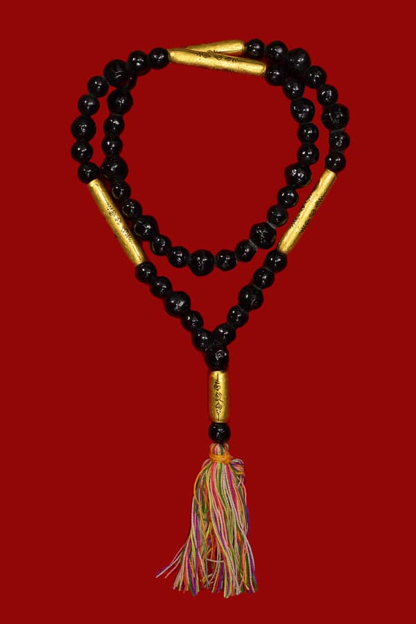 สร้อยประคำเนื้อผงเทพรำลึกลงรักร้อยตะกรุดเบญจา5ดอกเชือกไหม7สียาว17นิ้ว หลวงปู่หมุนปลุกเสกวัดซับลำใย