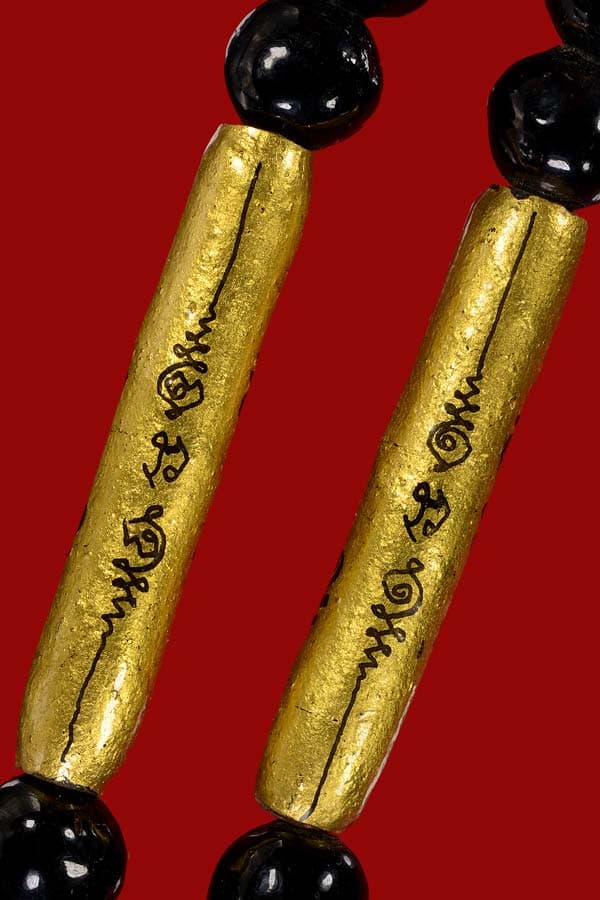 สร้อยประคำเนื้อผงเทพรำลึกลงรักร้อยตะกรุดเบญจา5ดอกเชือกไหม7สียาว17นิ้ว หลวงปู่หมุนปลุกเสกวัดซับลำใย