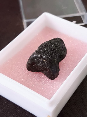 ปิดตาวัดหนองกาน้ำ หลวงปู่ทิมปลุกเสกปี 2515 เนื้อว่านจุ่มรัก ประวัติการจัดสร้างชัดเจน สวยเดิมครับ