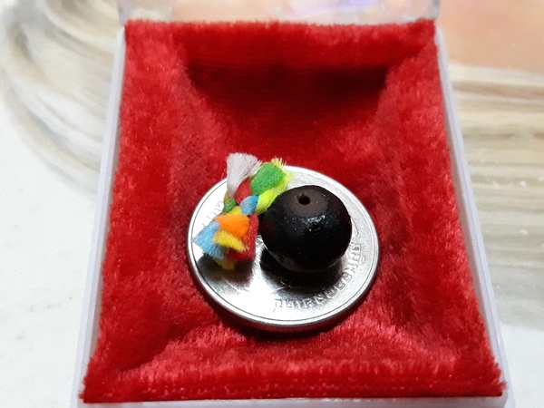 เม็ดประคำ เสาร์5 มหาเศรษฐี ปี 43 พร้อมด้าย  7 สี ที่ทันทุกพิธีเสก วัดซับลำใย