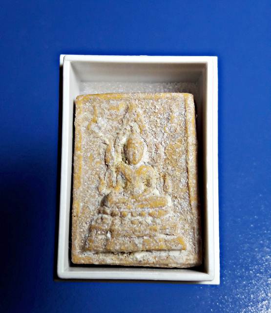 SSS1จัดพระเก็บสะสมให้บูชาพระคำข้าวหลวงพ่อฤาษีลิงดำปลุกเสกรุ่นสองสภาพสวยดลักษณะพิเศษเกล็ดเต็มหน้าหลัง