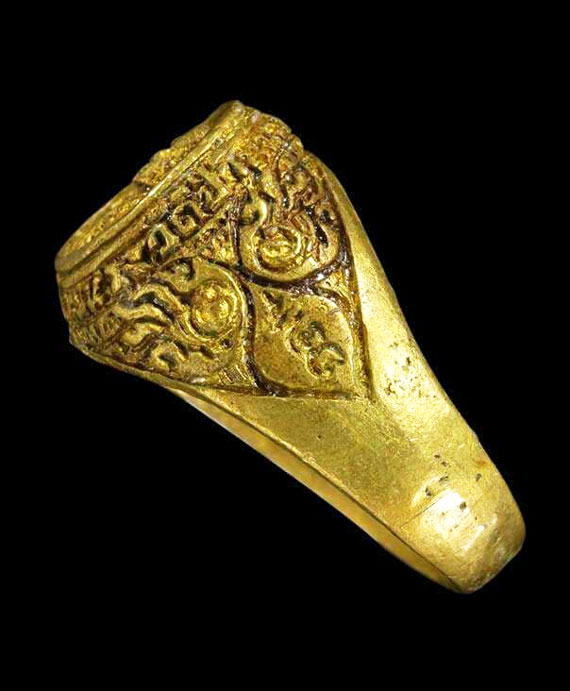 เคาะเดียว แหวนเสาร์๕ มหาเศรษฐี หลวงปู่หมุน วัดบ้านจาน เนื้อทองทิพย์ สภาพสวย 