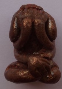 พระปิดตาเขาอ้อ รุ่นบูรณะถ้ำฉัตรทัณฑ์บรรพต ปี 49 เคาะเดียว