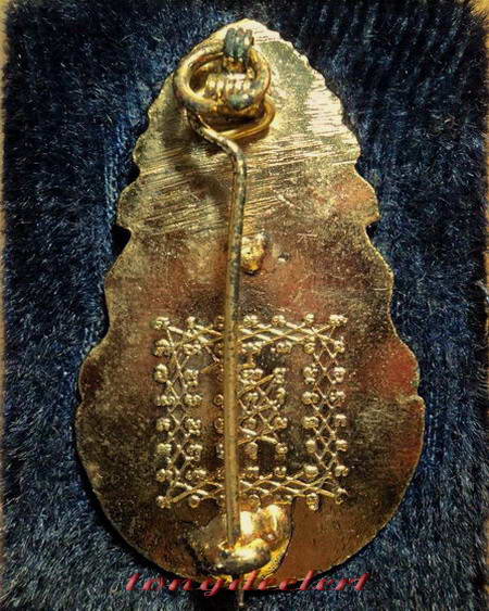 ล็อกเก็ตเข็มกลัดมงกุฎเพชรหลวงพ่อฤาษีลิงดำ วัดท่าซุง สวยมาก พร้อมกล่องเดิมค่ะ