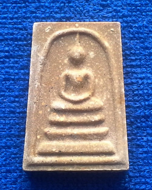 300.พระสมเด็จวัดบางขุนพรหม (วัดใหม่อมตรส) พิมพ์ใหญ่เกศทะลุซุ้ม B พิเศษ เนื้อผงโรยผงกรุ พ.ศ.2554 กทม.