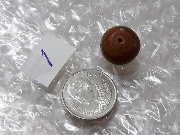 1. เม็ดประคำเสาร์ 5 ขนาด 14-16 มิล สีน้ำตาล หลวงปู่หมุน