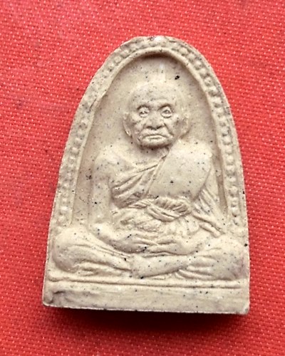 เริ่ม 10 บาท กับ พระผงหลวงปู่เพิ่ม จ.นครปฐม  …C111