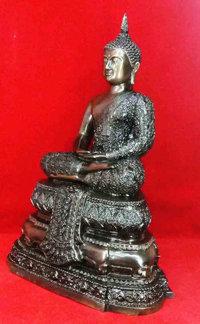 พระแก้วมรกต ทรงเครื่องฤดูฝน เนื้อทองเหลืองรมดำมันปู ขนาดตั้งบูชาองค์ใหญ่ หน้าตัก 7 นิ้ว นิ้ว ฐานกว้า
