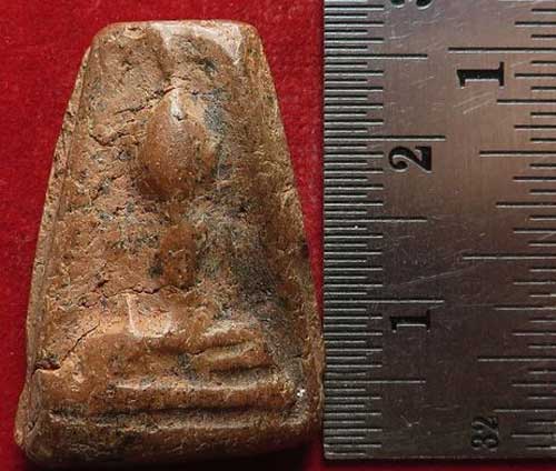 *พระร่วงนั่ง เนื้อดิน กรุวัดคู้ยาง กำแพงเพชร..หลังจาร*