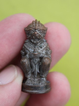 ((เคาะเดียวแดง)) รูปหล่อหนุมาน "ไม่ทราบที่" เนื้อนวฯ ตอกโค๊ต (กริ่งหลุด) ตามรูป