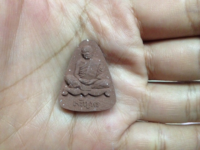 (เคาะเดียว) พระผง หลวงปู่ทิม เจริญพร อ. บอย