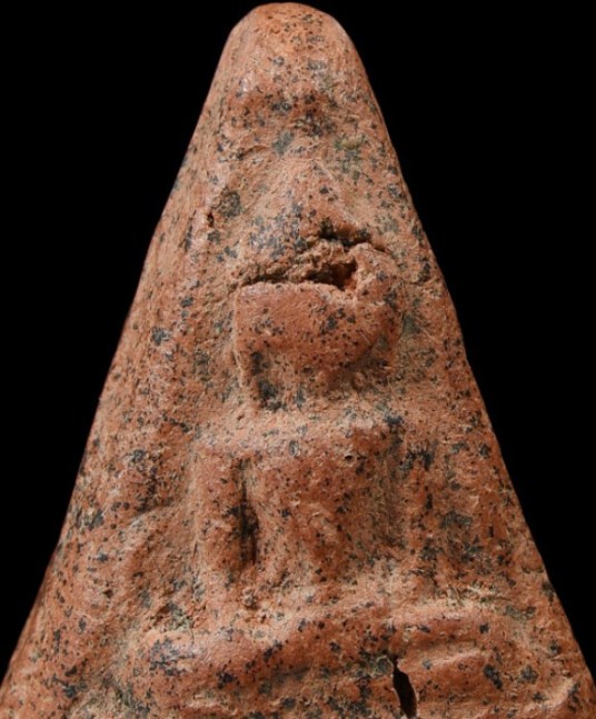 พระนางพญา เนื้อดิน กรุวัดคู้ยาง จ.กำแพงเพชร