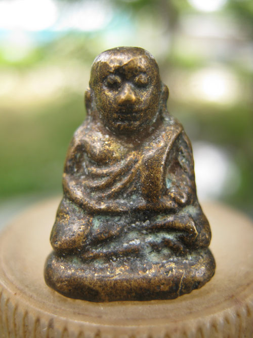 หลวงพ่อเงินปืนแตก พิมพ์แจกแม่ครัว