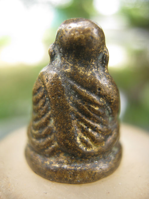 หลวงพ่อเงินปืนแตก พิมพ์แจกแม่ครัว