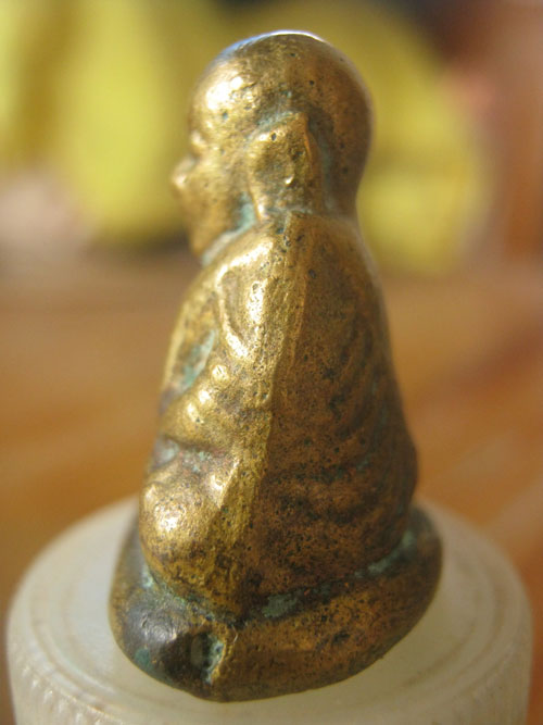 หลวงพ่อเงินปืนแตก เศียรกลม