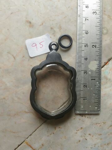 ตลับเงินเก่า  ขัดเงา  เปิดหลัง ใส่เหรียญแปดรอบ  ลป  ทิม    เคาะเดียว