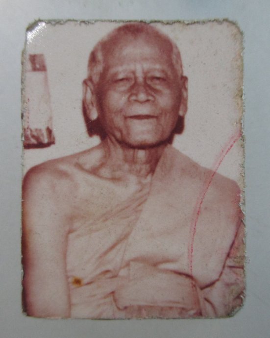 ๒๐ พระผงนั่งเสือ หลวงพ่อวงษ์ วัดปริวาส ยุคหลัง