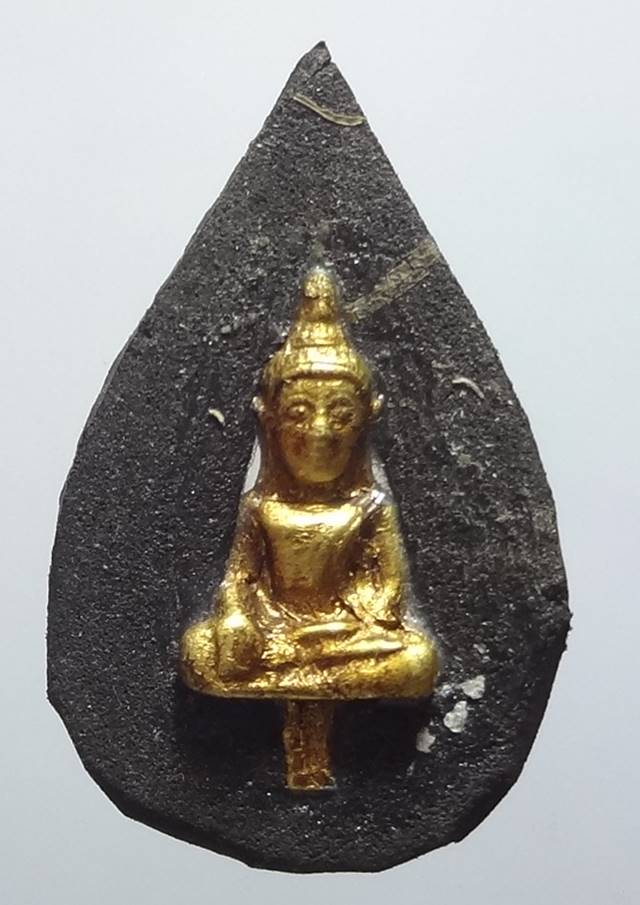  พระยอดธงเล็ก บุทอง วัดไก่เตี้ย