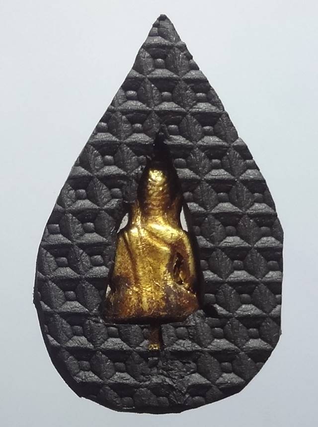 พระยอดธงเล็ก บุทอง วัดไก่เตี้ย
