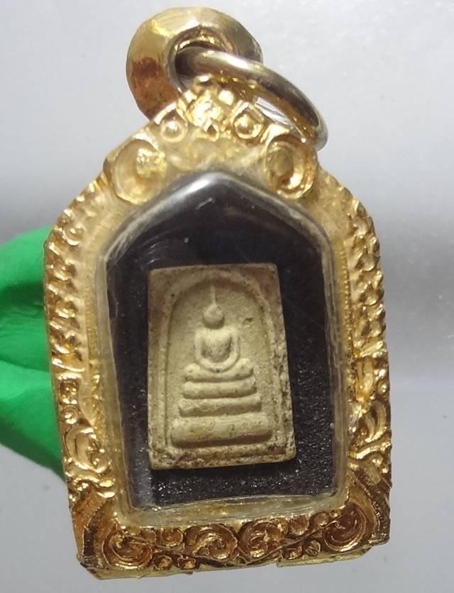  พระสมเด็จคแนนสวยๆสมบูรณ์ไม่หักไม่บิ่นไม่ซ่อมครับกรอบชุบไมครอนนะครับ
