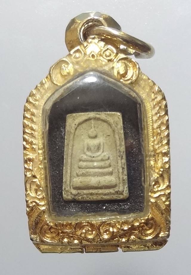  พระสมเด็จคแนนสวยๆสมบูรณ์ไม่หักไม่บิ่นไม่ซ่อมครับกรอบชุบไมครอนนะครับ