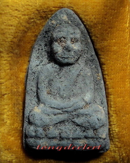 พระหลวงพ่อทวด วัดช้างให้ รุ่นกฐิน ปี 2542 เนื้อว่านหลังทองแดงพร้อมกล่องเดิมค่ะ