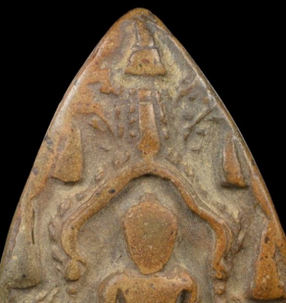 พระสามหอม กรุดอยคำ เนื้อดิน จ.เชียงใหม่ สภาพผ่านการใช้