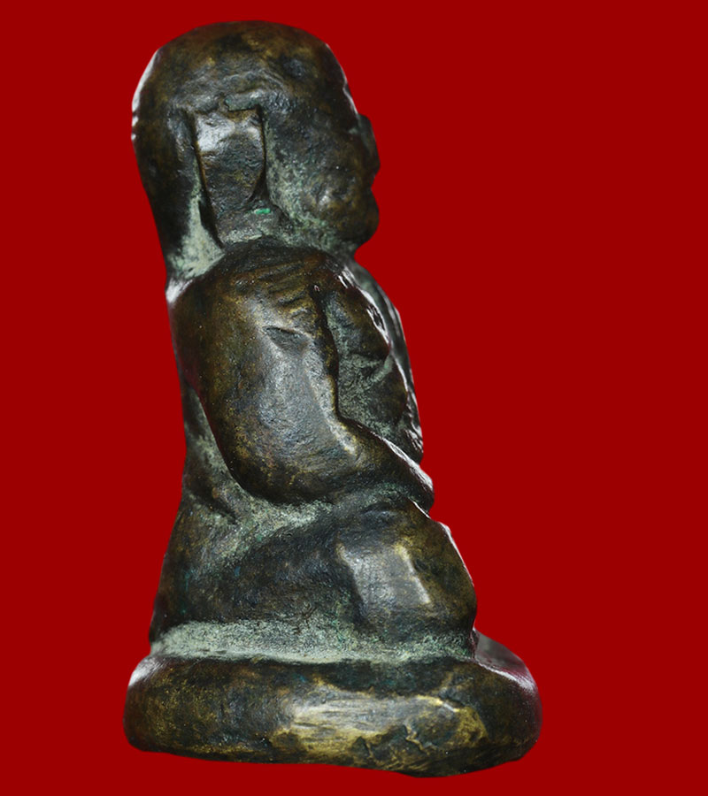 หลวงพ่อเงิน พิมพ์ขี้ตา 3 ชาย หลวงพ่อฟุ้ง จัดสร้าง วัดท้ายน้ำ อำเภอโพทะเล จังหวัดพิจิตร 