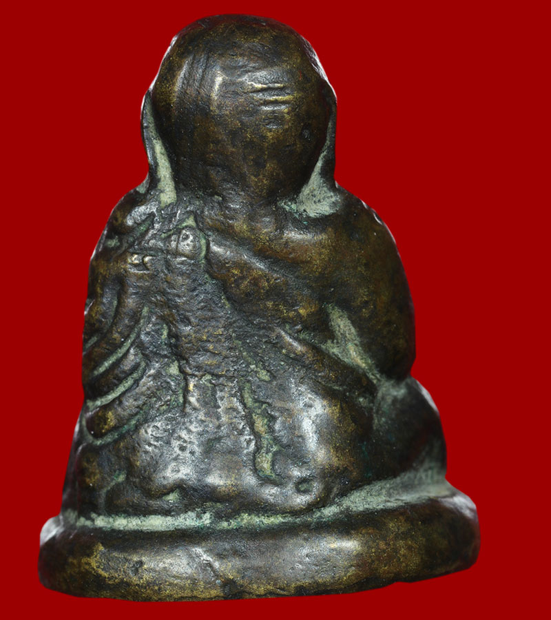 หลวงพ่อเงิน พิมพ์ขี้ตา 3 ชาย หลวงพ่อฟุ้ง จัดสร้าง วัดท้ายน้ำ อำเภอโพทะเล จังหวัดพิจิตร 