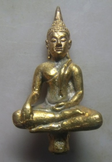**วัดใจ**พระยอดธงรุ่นเปิดโลก หลวงปู่คำบุ คุตฺตจิตโต วัดกุดชมภู จ.อุบลราชธานี**เนื้อสัมฤทธิ์โบราณ สวย