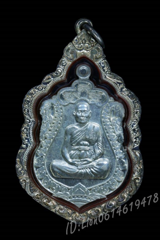 หลวงพ่อจรัญ วัดอัมพวัน เนื้อเงิน เสมา 2554
