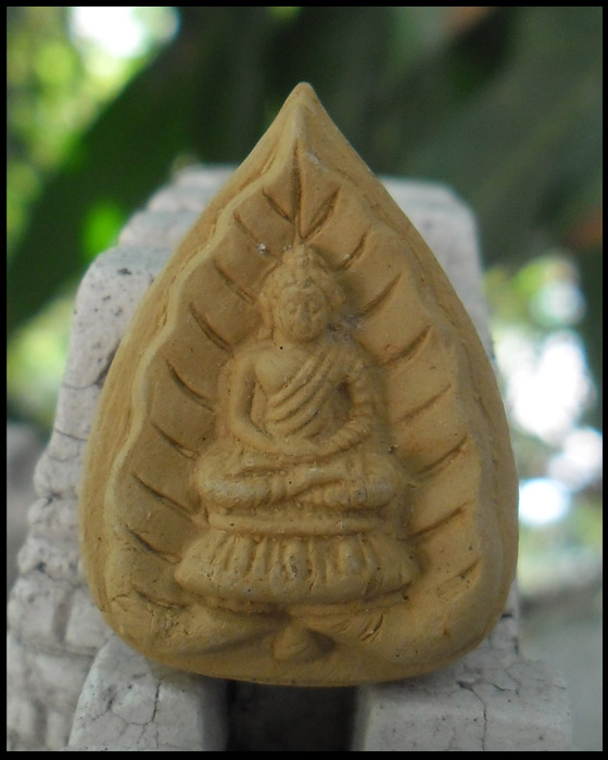 >> เคาะเดียว << พระผงพิมพ์โพธิ์พุทธคยา หลวงปู่แหวน ปี 2519