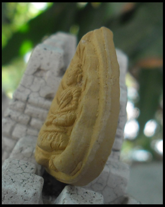 >> เคาะเดียว << พระผงพิมพ์โพธิ์พุทธคยา หลวงปู่แหวน ปี 2519