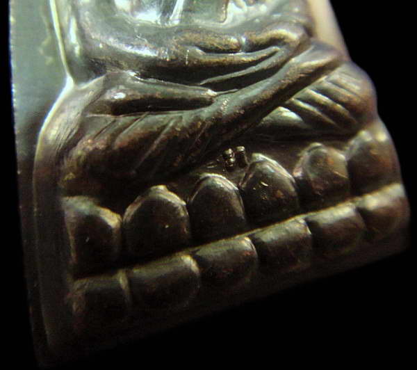 หลวงพ่อทวด พิมพ์เตารีดใหญ่ 101 ปี อาจารย์ทิม หน้า ท หลังหนังสือ พร้อมกล่องเดิมจากวัด