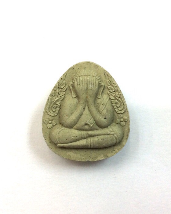 พระปิดตามหาลาภ พิมพ์กนกข้าง ฉลอง 80 พรรษา สมเด็จพระญาณสังวร วัดบวรนิเวศ ปี36 กล่องเดิม