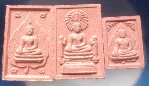 หลวงพ่อพระใส รุ่นกระเบื้องหลังคาโบสถ์ ๔๑ วัดโพธิ์ชัย หนองคาย ปี ๒๕๔๑