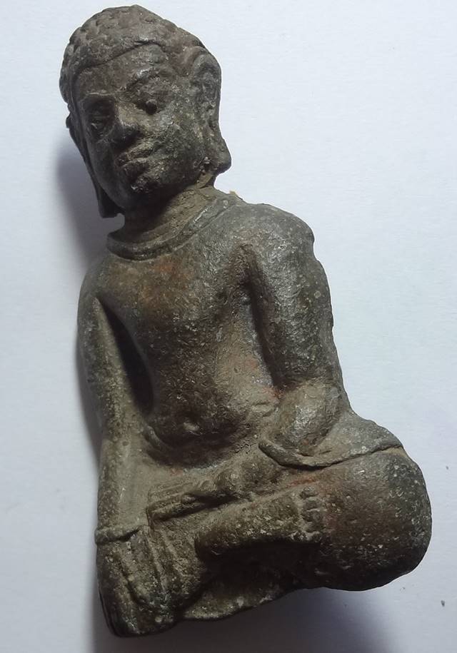 พระร่วงนั่งสนิมแดงสวยๆไม่ทราบกรุครับ