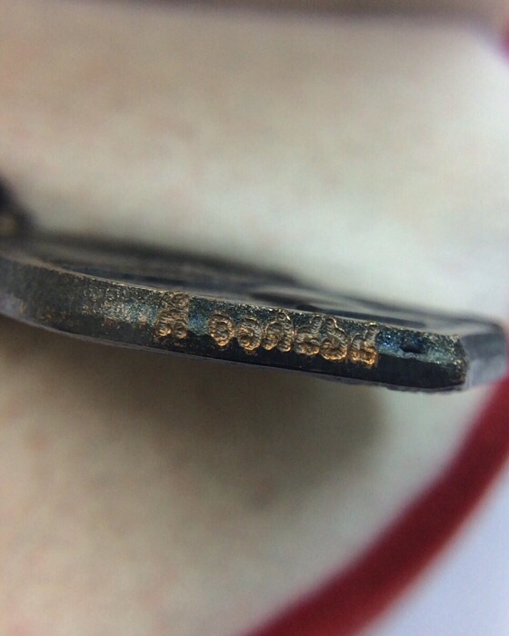 เหรียญเสมาหลวงพ่อโสธร ที่ระลึกงานผูกพัทธสีมา ฝังลูกนิมิต ปี49 เนื้อทองแดงรมดำ มีโค๊ด