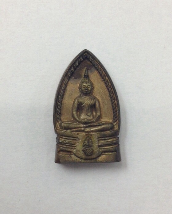 พระพุทธโสธร ภปร. รุ่นย้อนยุคสร้างพระอุโบสถ ปี40 เนื้อนวะ มีโค๊ด กล่องเดิม