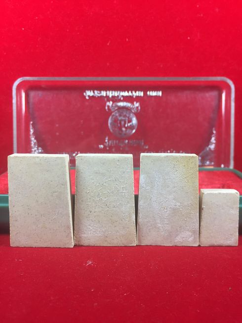 ชุดพระสมเด็จ วัดระฆัง  รุ่นแช่น้ำมนต์ ปี 2540