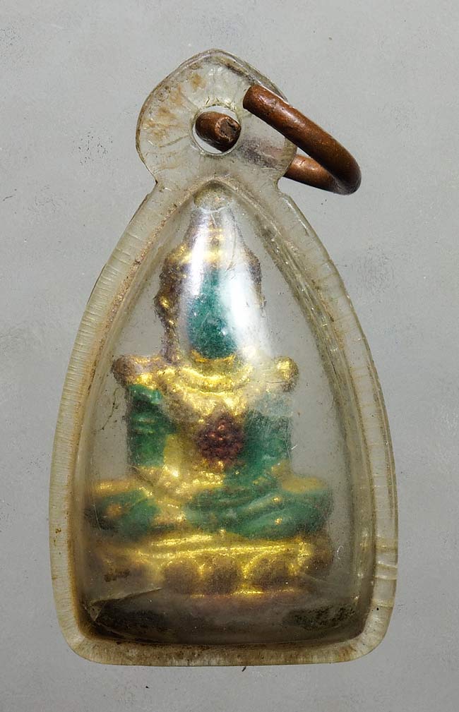 20บาท// พระแก้วมรกต วัดท่าแพ พิมพ์เล็ก จ.นครศรีธรรมราช เลี่ยมเดิมจากวัด...67